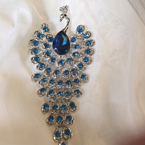 Peacock Brooch Pin - Picture 1 of 3